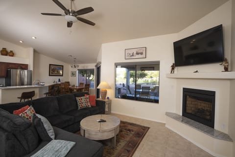 58 inch Samsung Smart Tv, Gas fireplace and views from everywhere