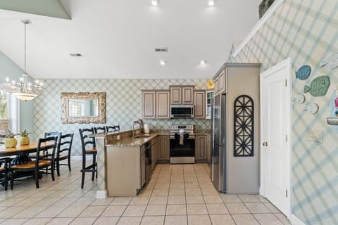 Main Floor - Kitchen