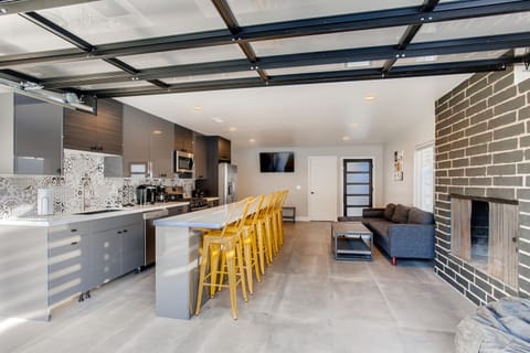 ART-DECO STYLE LIVING ROOM