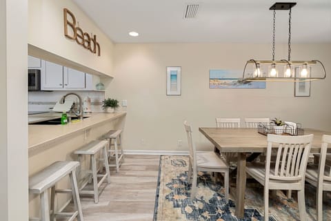 Demere Landing 139 - Dining Space