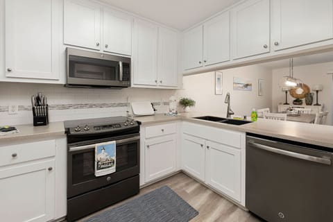 Demere Landing 139 - Kitchen