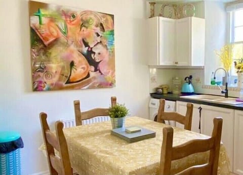 Our lovely kitchen has just been newly decorated. 