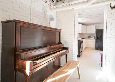 Piano, Basement level