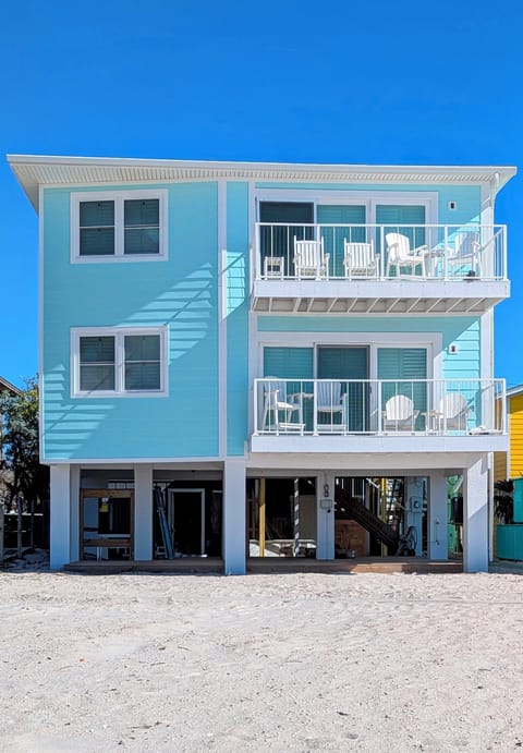 This elegant lady awaits your arrival