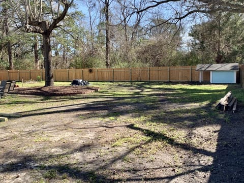Huge Backyard Perfect for Doggie Exercise and Playtime!