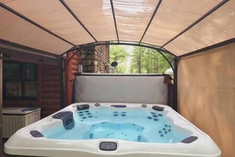 1a950982 9226 4545 871c 19f2a4c5d7cb