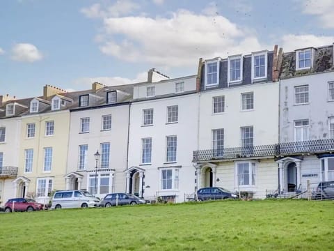 Montpellier Terrace from the front