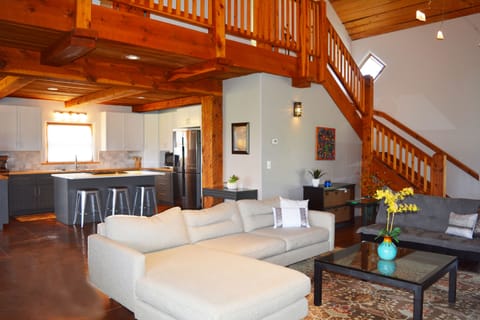 Open air, contemporary ambiance throughout