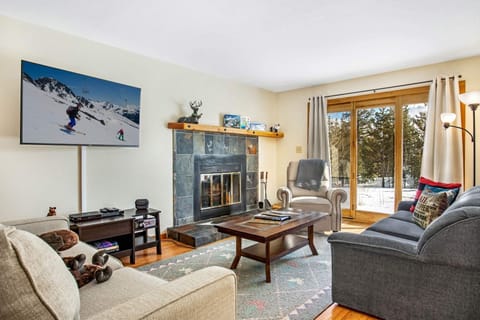 Bright Living Room With Great Views of Open Space and Mountains