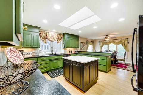 Bella Vista Vacation Rental | 5BR | 4BA | 3,500 Sq Ft | Stairs Required