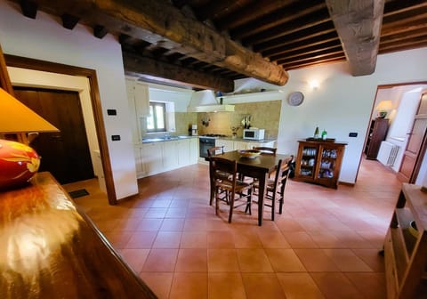 Upper floor kitchen diner