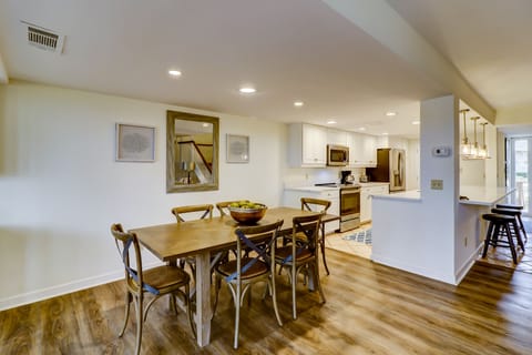 Dining/Kitchen