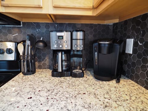 Many upgraded kitchen details - Coffeemaker, Tea maker, Keurig