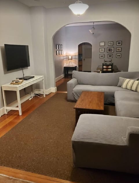 55" Smart TV & DVD player, perfect for relaxing after a day out and about!