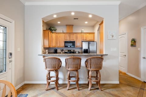 Extra kitchen bar chairs available to sit 3 comfortably