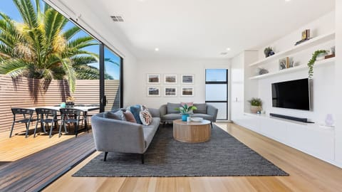 Como Villa Open Plan Living Area