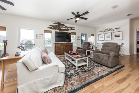 Spacious Gathering Room 