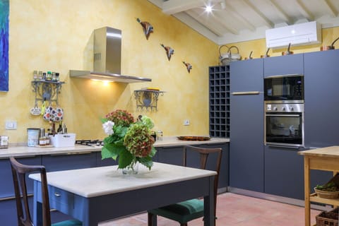 Kitchen, Room Detail