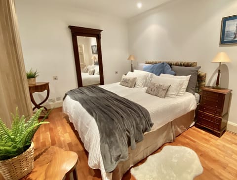 Super King Size bed