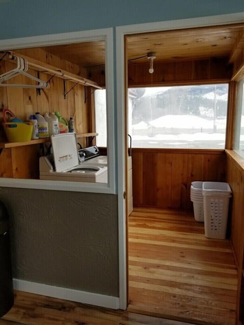 Mud room/Laundry room