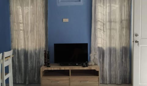 The TV console in the Livimg room