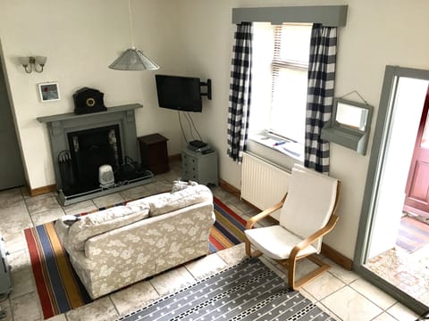 This cosy studio flat is in the heart of the village of Beadnell