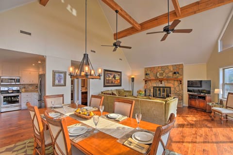 Living Room | Smart TV