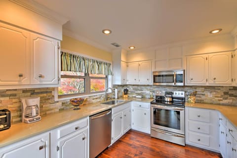 Kitchen | Fully Equipped