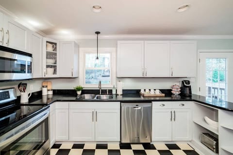 Stainless steel appliances, large island, Keurig machine & regular coffee maker