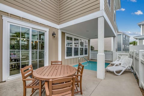 Stunning Home, Private Pool in North Beach Resort-Only 150 Yards to Pools/Beach House in Briarcliffe Acres