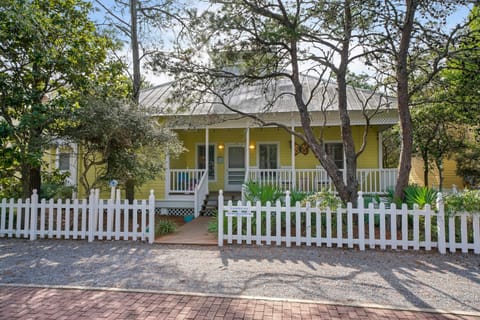 WELCOME TO BEACHSIDE KISS IN SEASIDE, FL!