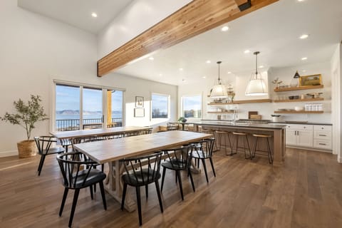 Black Timber Lodge-Dining Area (seats 30)and Kitchen