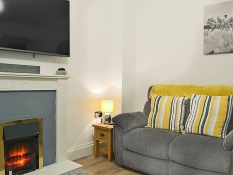 Cosy living area | Hidden Gem Cottage, Driffield