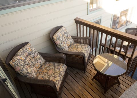 Master private balcony