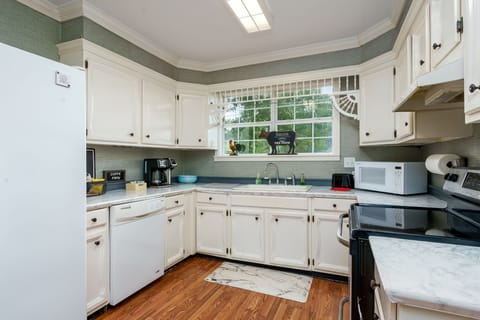 Spacious kitchen