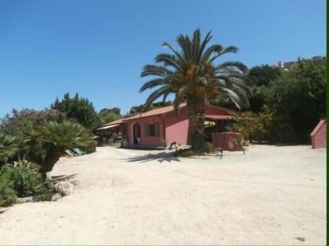 Villa Giuliana, external square.