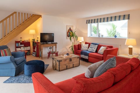 Lagwn Glas Living room