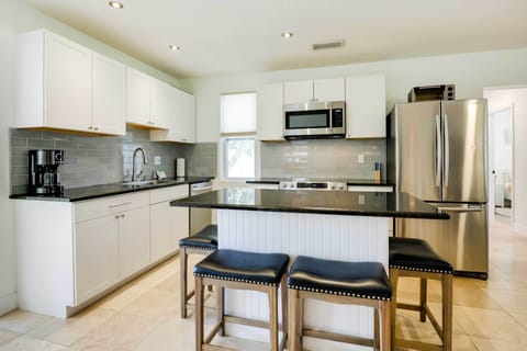 Kitchen | Equipped w/ Cooking Basics