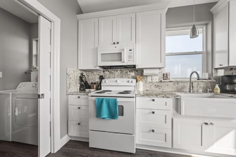 Full-sized electric stove to cook your favorite breakfast, lunch, or dinner