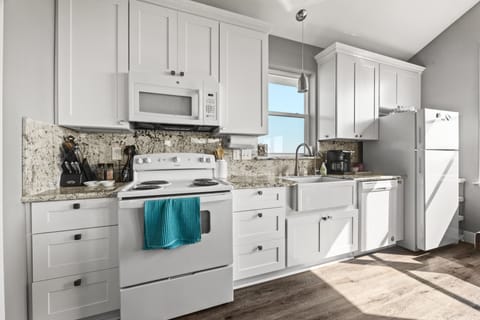 The stove, dishwasher, and refrigerator will meet your cooking/cleaning needs.