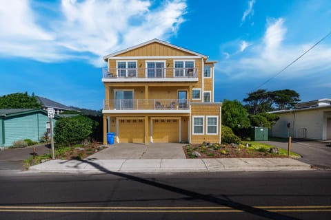 Welcome to Pacifica. We hope we get to host you at this lovely Lincoln City rental. Please reach out with any questions.