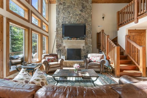 Perfect spot for afternoon naps, games, happy hour, or just relaxing by the fire