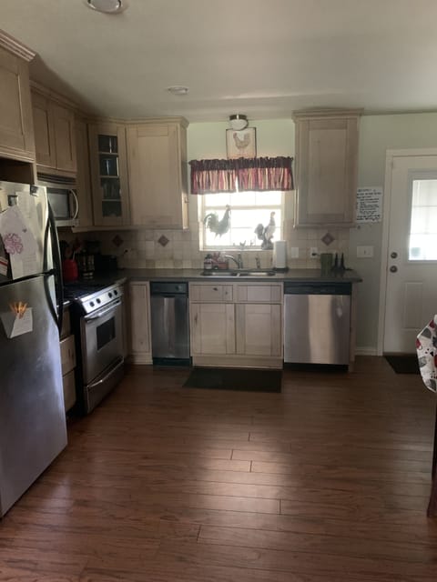 We have everything you need in this spacious kitchen.