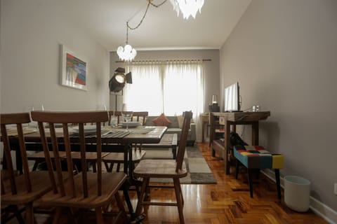 sala de estar e sala de jantar
(Lounge and dinner area)