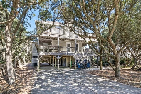 Front Exterior of Sanderling Song