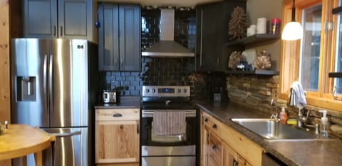 Electric Stove w Rapid Boil. Brand New Refrigerator.  Dishwasher