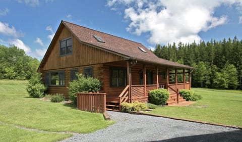 Guest cabin