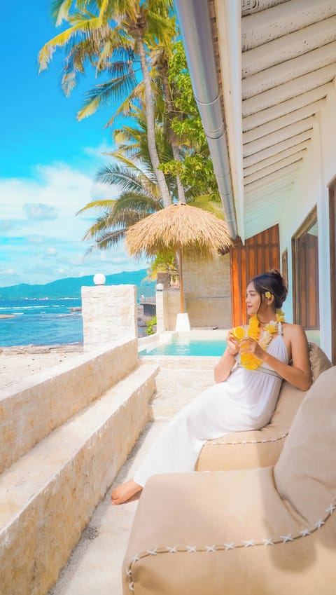 Infinity Pool on Ocean we direct ocean breeze....