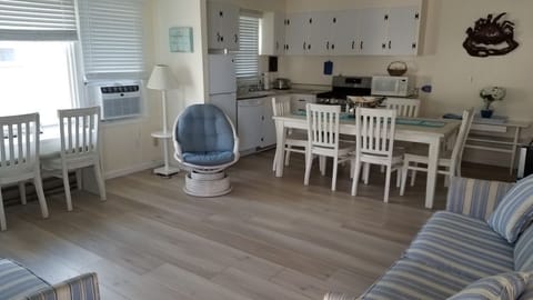 LIVING-AREA-BRASS-EAGLE-3-OCEAN-CITY