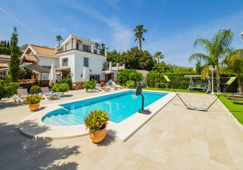 Wonderful rural house with pool for 10 people in Alhaurín.